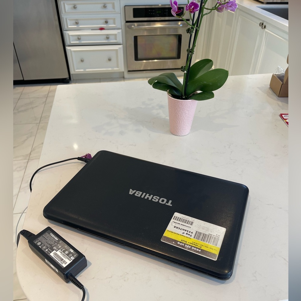 Toshiba laptop 🌷